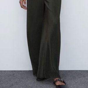 MANGO- NWT PLEATED STRAIGHT PANTS